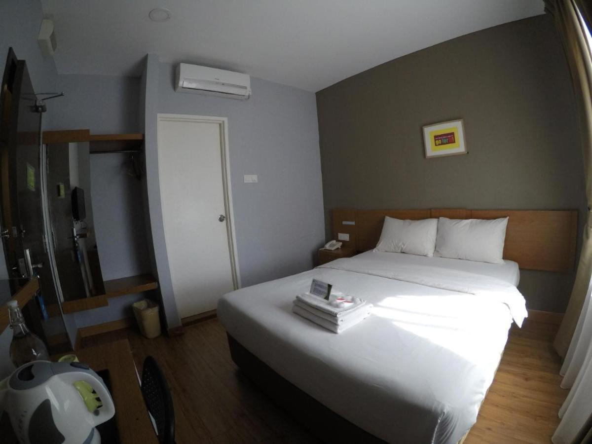 Golden Leaf Boutique Hotel Nusa Idaman Formerly Known As Ariana Hotel Johor Bahru Extérieur photo