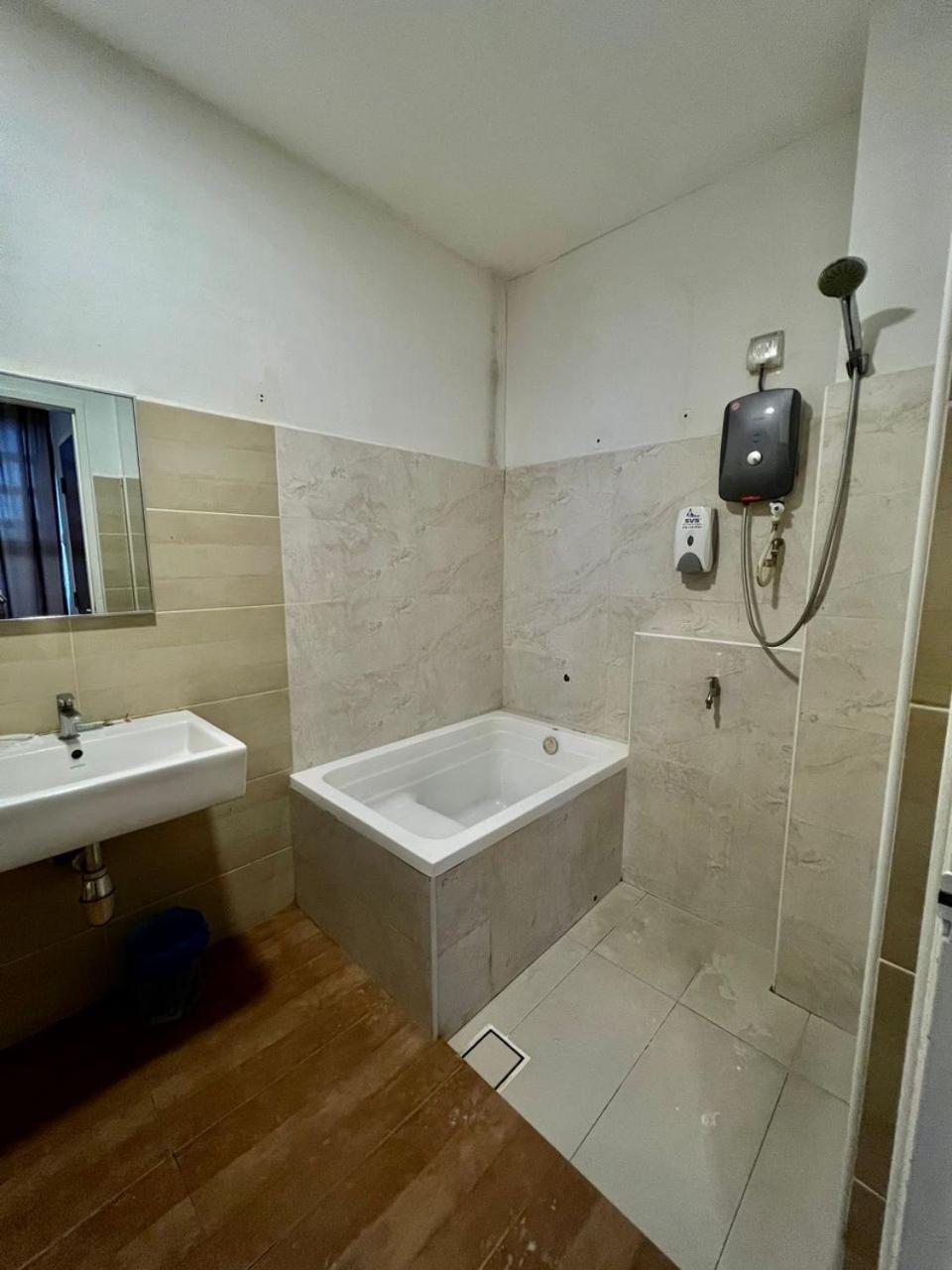 Golden Leaf Boutique Hotel Nusa Idaman Formerly Known As Ariana Hotel Johor Bahru Extérieur photo