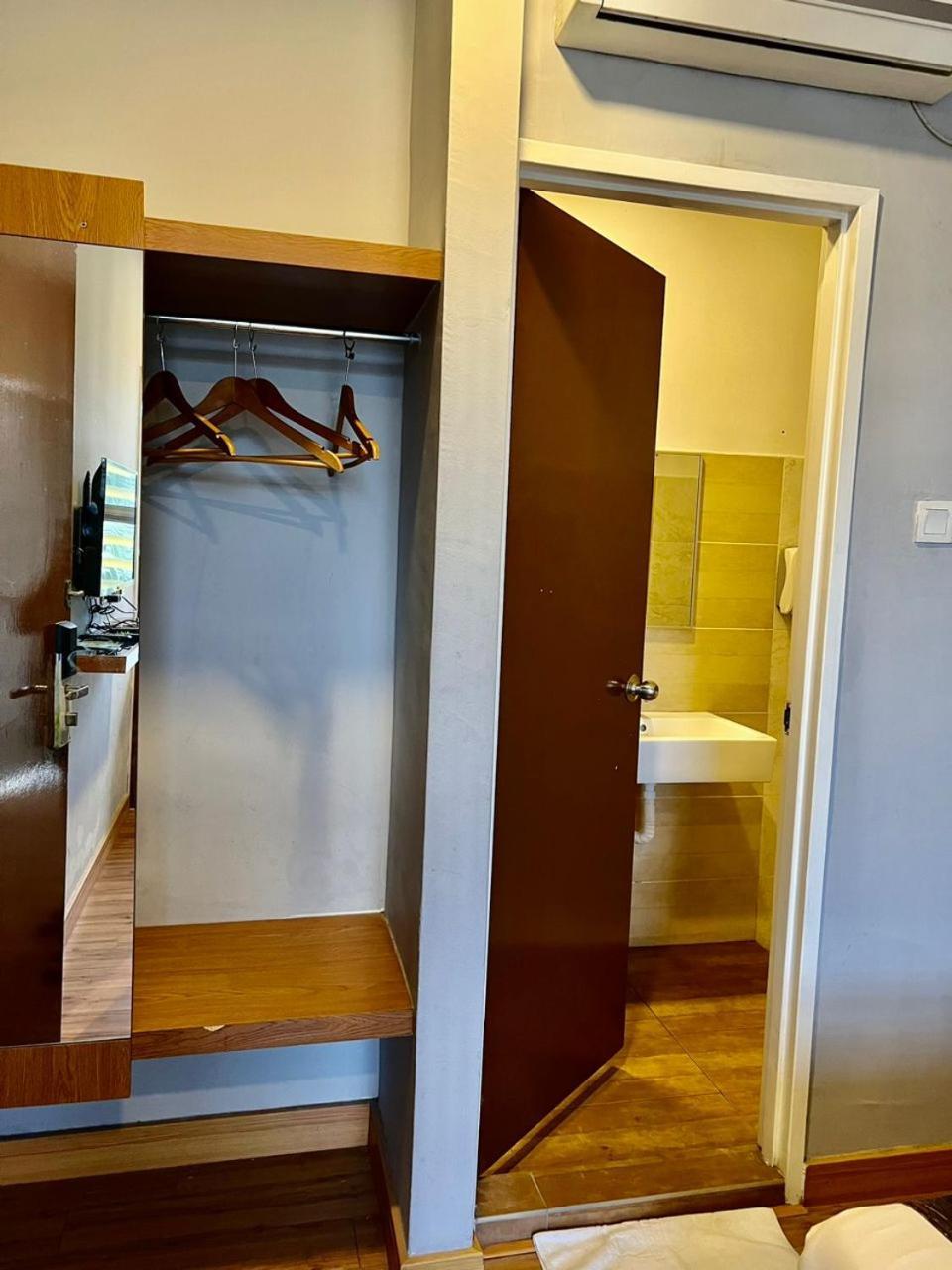 Golden Leaf Boutique Hotel Nusa Idaman Formerly Known As Ariana Hotel Johor Bahru Extérieur photo