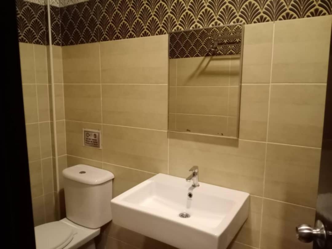 Golden Leaf Boutique Hotel Nusa Idaman Formerly Known As Ariana Hotel Johor Bahru Extérieur photo